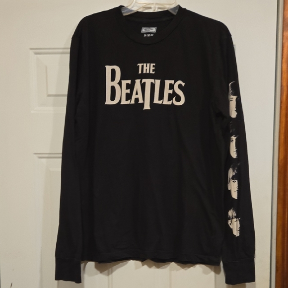 The Beatles Tailgate Graphic T-shirt American Eagle  Black Medium - Picture 1 of 9